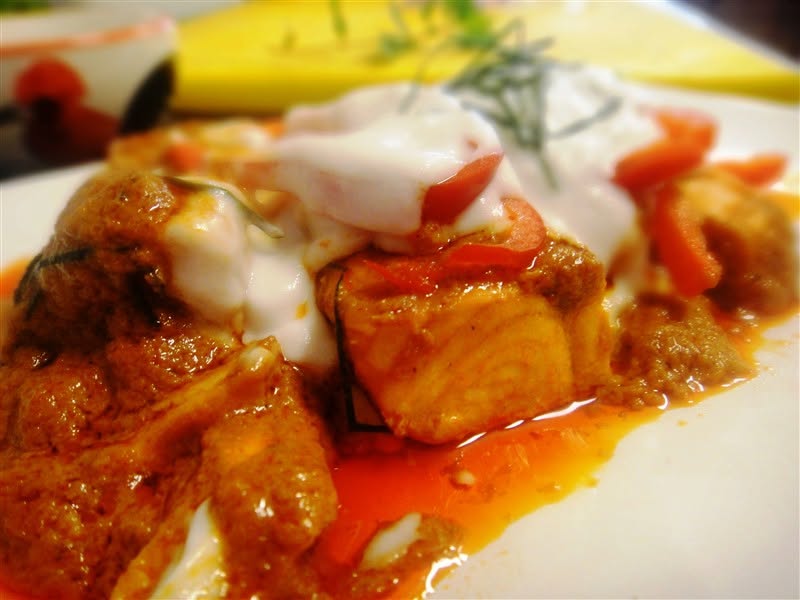 Röd curry med kokosgrädde och chili